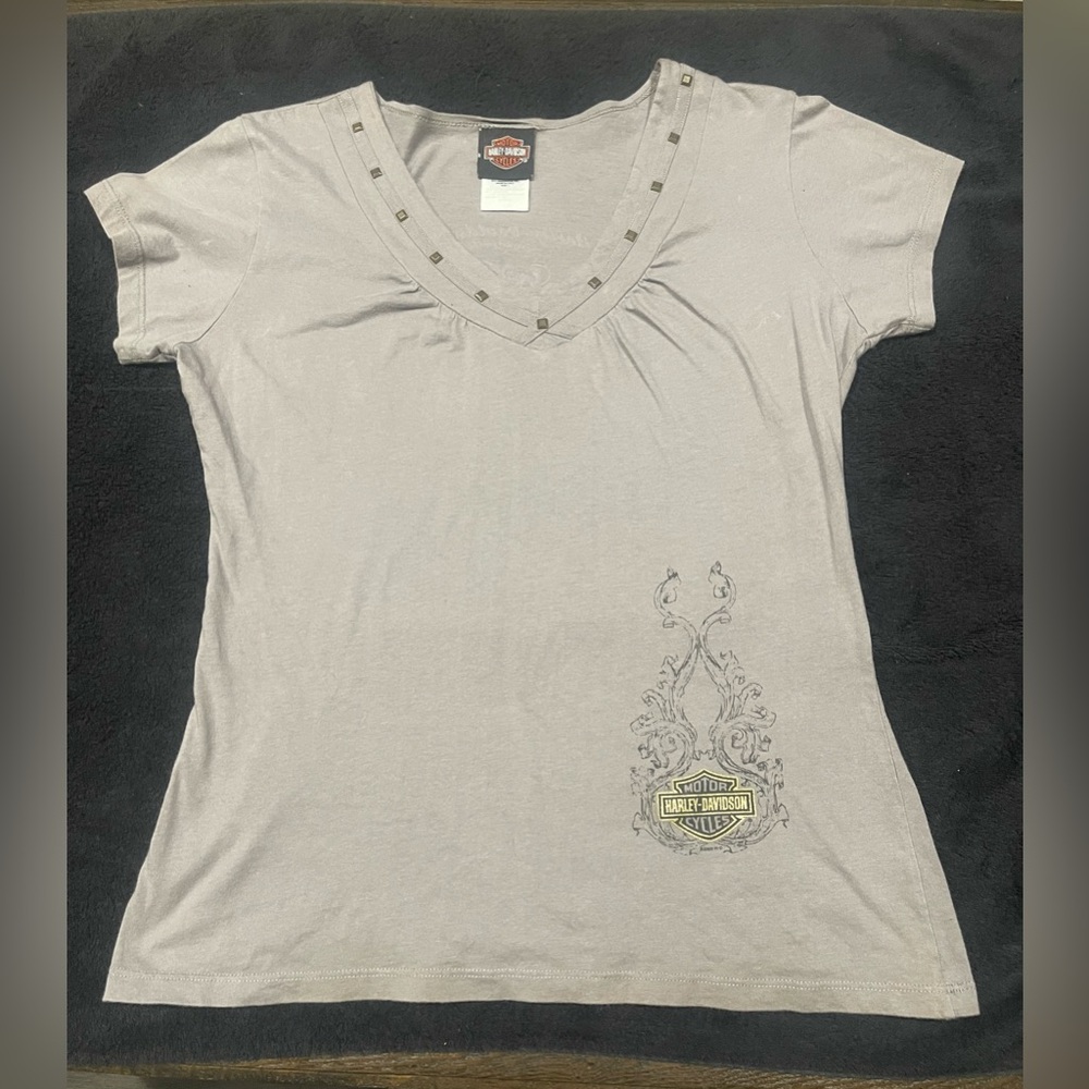 🩶Harley-Davidson Women’s Short Sleeve V-Neck South Carolina top Size L grey🩶